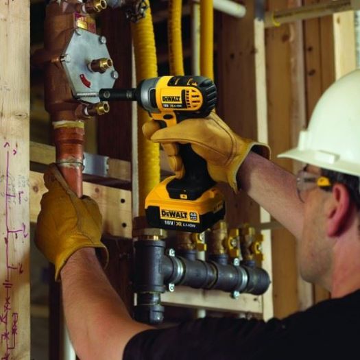 DeWalt aku XR udarni odvijač,203 Nm, 18V + 4.0 Ah