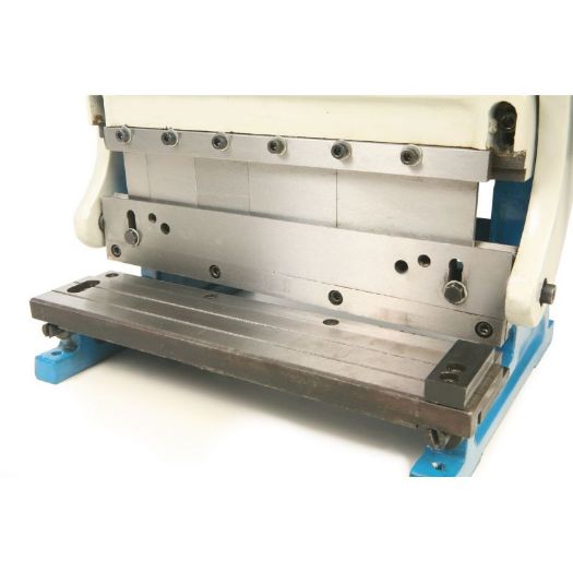 Uređaj za valjanje, savijanje i rezanje lima