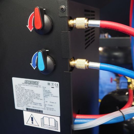Automatska servisna stanica za auto klimu R134a s vakuumskom pumpom
