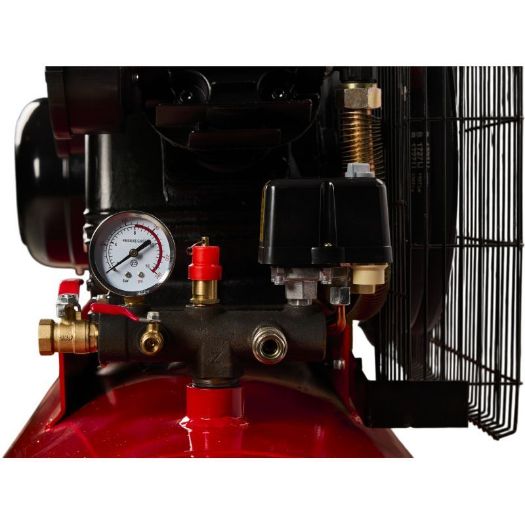 Uljni klipni kompresor 300 l, 400 V, 9,6 kW, 1060 l/min
