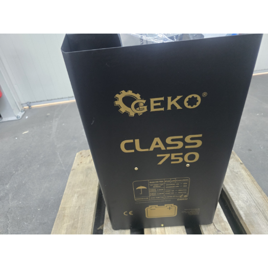 Starter - punjač Class 750 LCD 12/24V, 400/700A