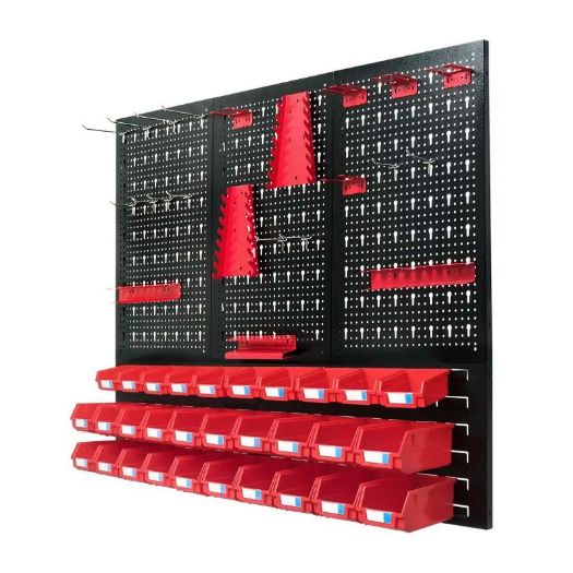 Perforirani metalni panel sa 30 komada kutija i nosača