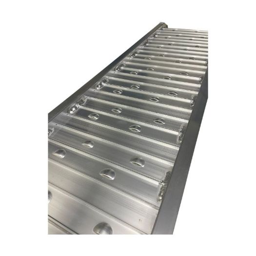 Rebrasta protuklizna površina aluminijske rampe
