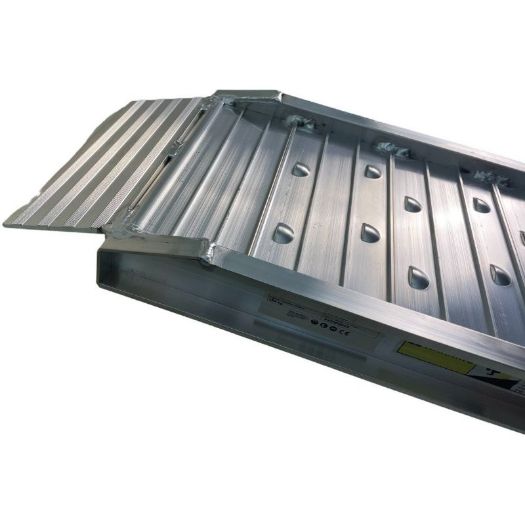 Naslon sklopive aluminijske rampe izbliza
