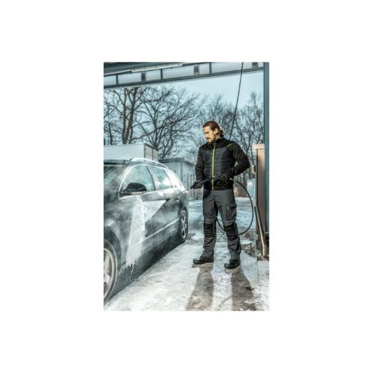 Hibridna flis jakna LEVIN pri pranju automobila zimi