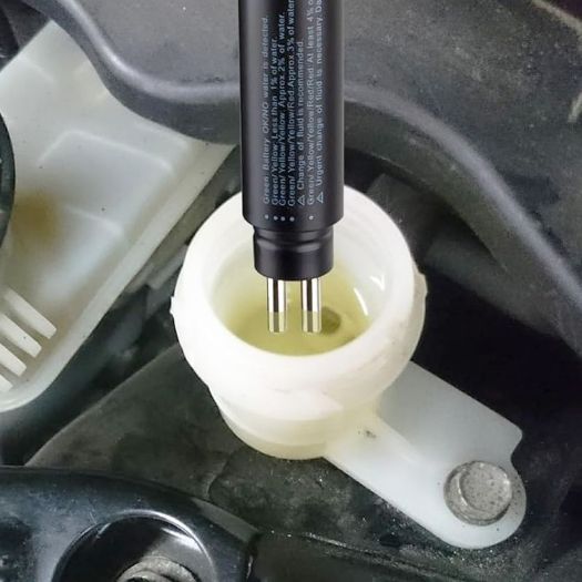 Tester kočione tekućine s LED skalom od ispod 1 do iznad 3 % vode