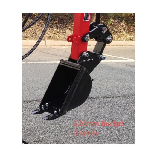 Žlica 220 mm s dva zuba na bageru za quad