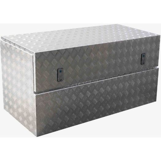 Aluminijski sanduk za alat od riflanog lima, zatvoren