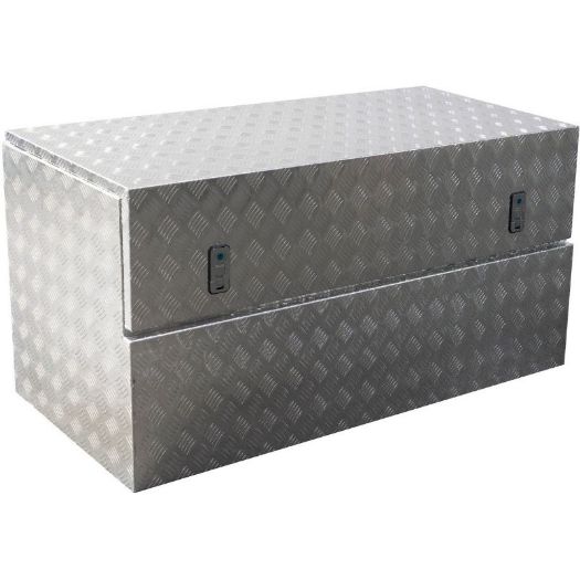 Aluminijski sanduk za alat od riflanog lima, zatvoren