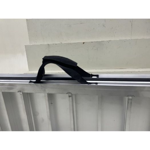Bočni rub aluminijske rampe za invalidska kolica