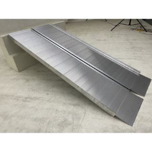 Aluminijska preklopna rampa | nosivost 400 kg | 1500 x 760 mm