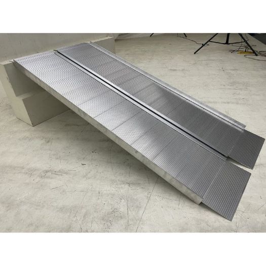 Aluminijska preklopna rampa | nosivost 400 kg | 1500 x 760 mm