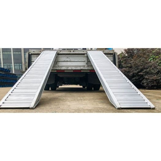 Naležni dio aluminijske rampe na rubu utovarne površine