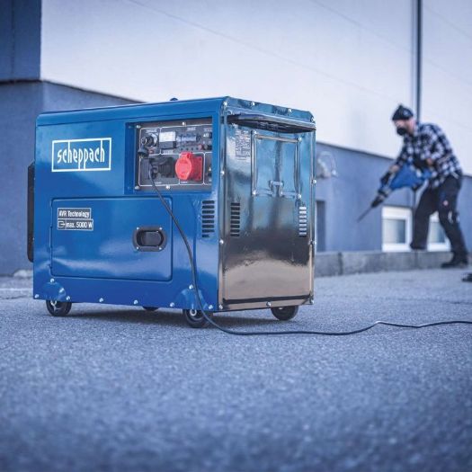 Trofazni dizelski generator s dvije utičnice 230 V, jednom utičnicom 400 V i priključkom 12 V DC