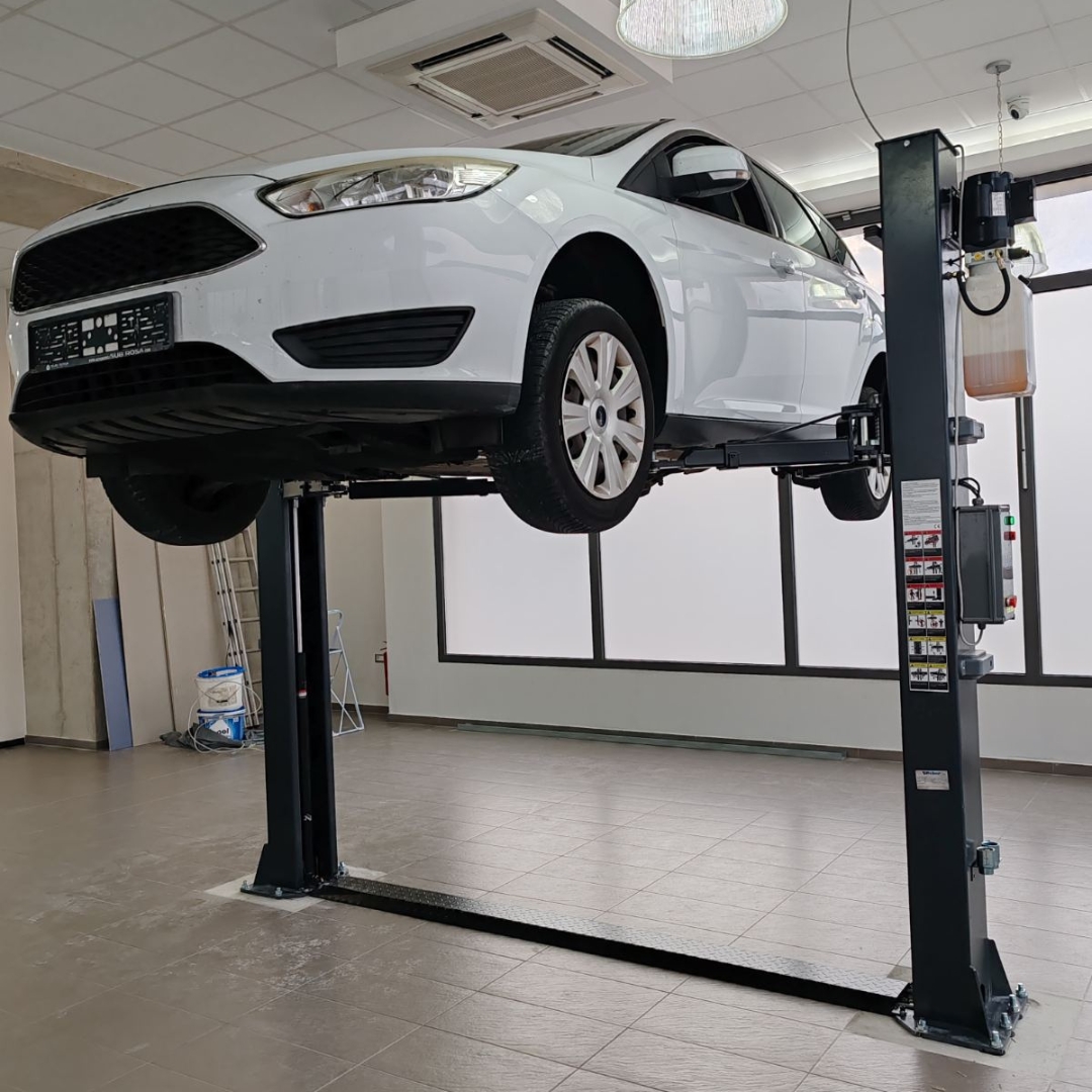 Dvostupna dizalica u radionici